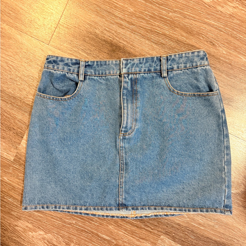 Le Lis Denim Skirt with Contrast Stitching